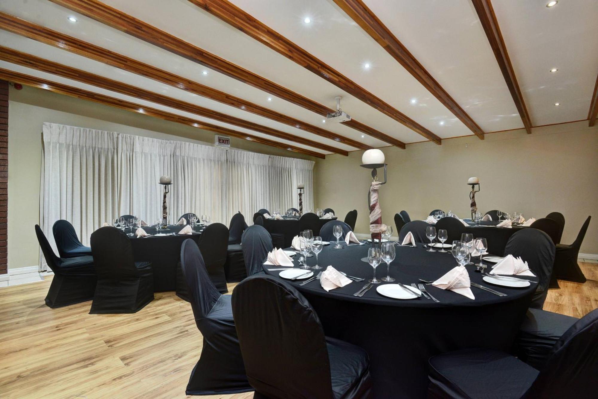 Protea Hotel By Marriott Mahikeng Mafikeng Ngoại thất bức ảnh