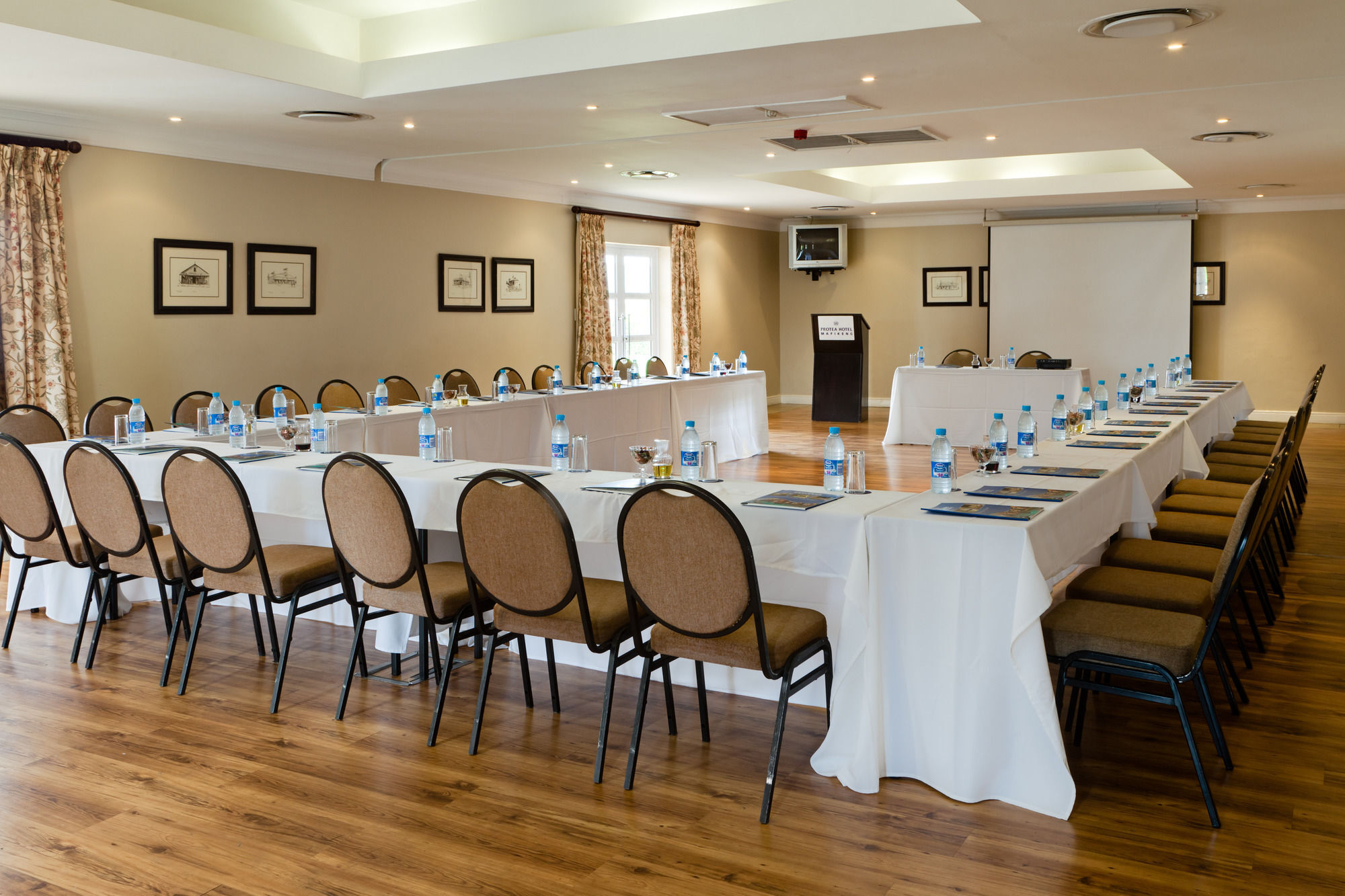 Protea Hotel By Marriott Mahikeng Mafikeng Ngoại thất bức ảnh